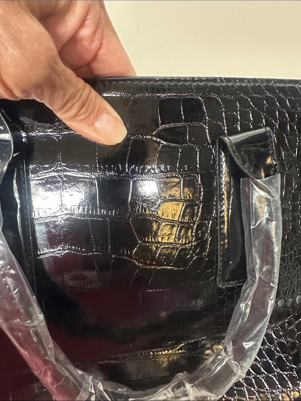 Black Croc-Embossed Patent Tote / crossbody Bag with Removable Strap - Picture 11 of 11